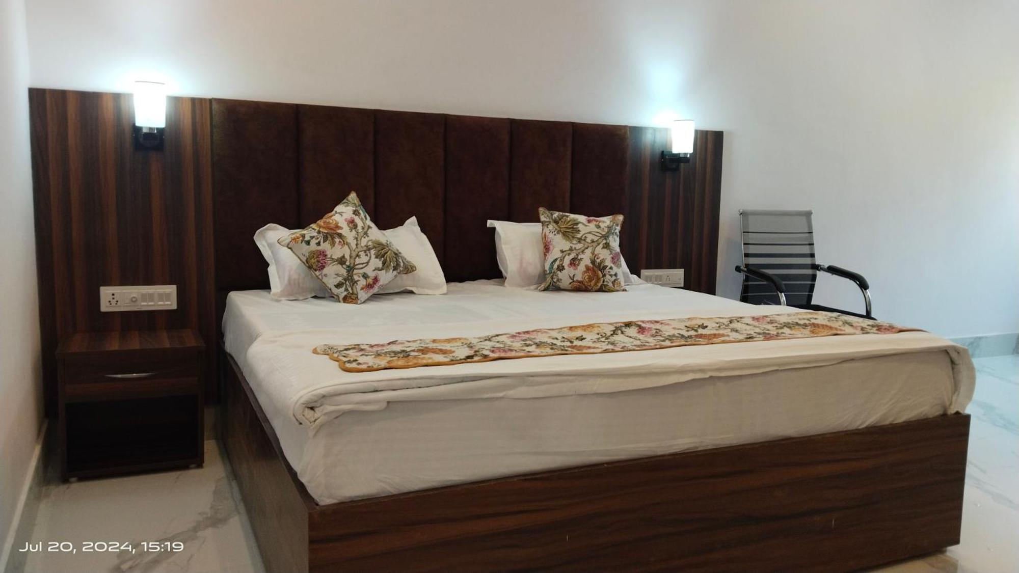 Atithi Inn Κχατζουράχο Εξωτερικό φωτογραφία